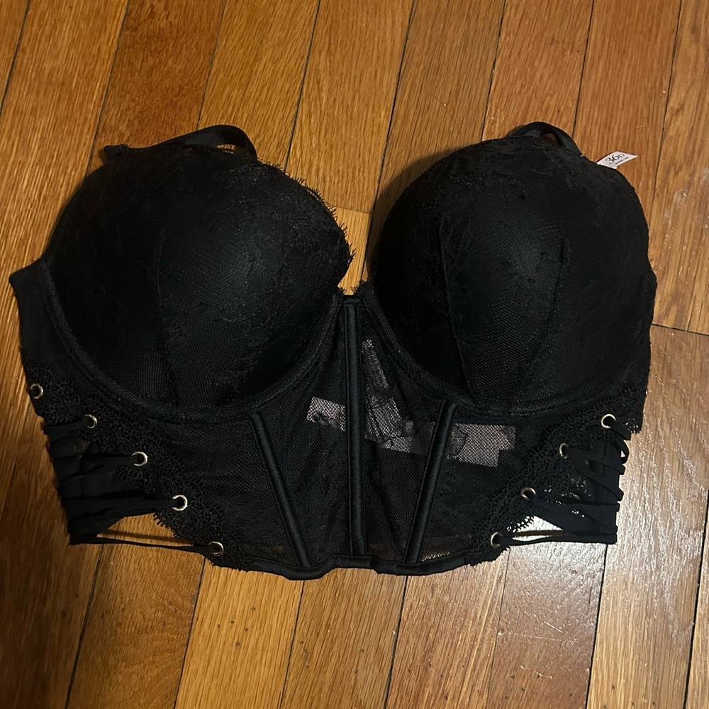 Victoria's Secret Very Sexy push-up corset top bra featuring black rose lace